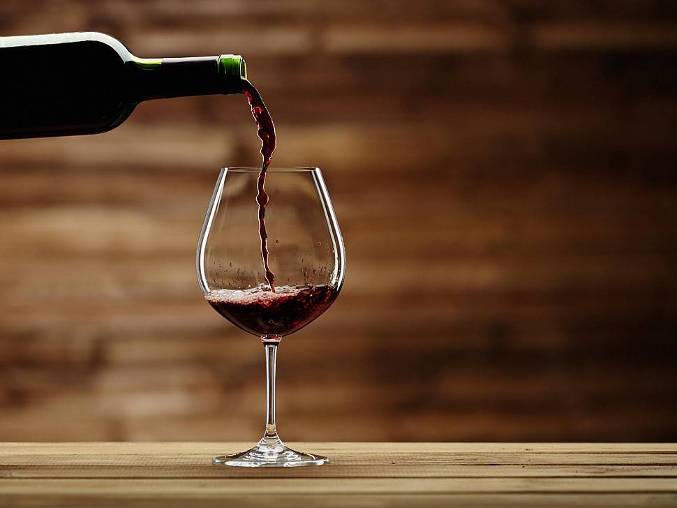 Семейный врач рассказала, сколько бокалов вина на самом деле можно выпивать в неделю