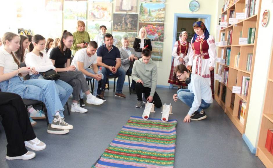 Зарубежные школьники познакомились с белорусской культурой