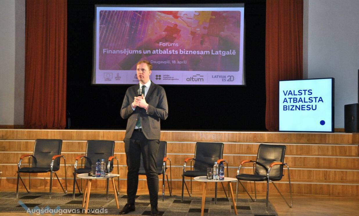 Министр экономики В. Валайнис посетил форум «Финансирование и поддержка бизнеса в Латгалии»