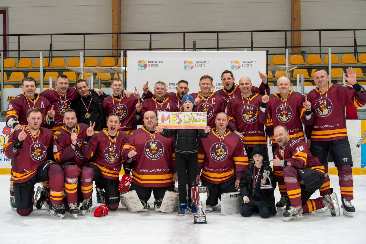 Чемпионом города по хоккею стала команда Mēs Daugavpils (фото)