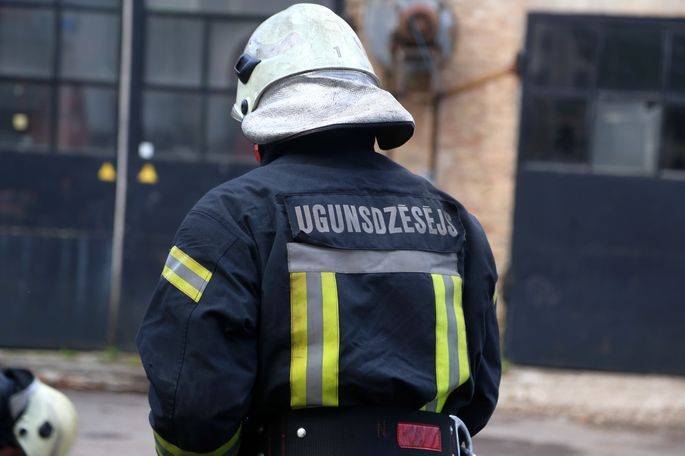 ГПСС: в выходные в Даугавпилсе потушили два пожара; в Ликсененской волости сгорел дом