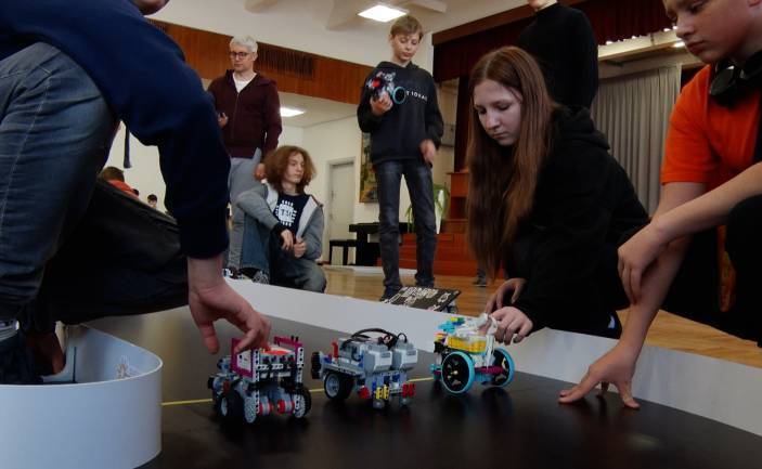 Молодые инженеры померились силами на чемпионате «Робототехника Даугавпилс 2024» (видео)
