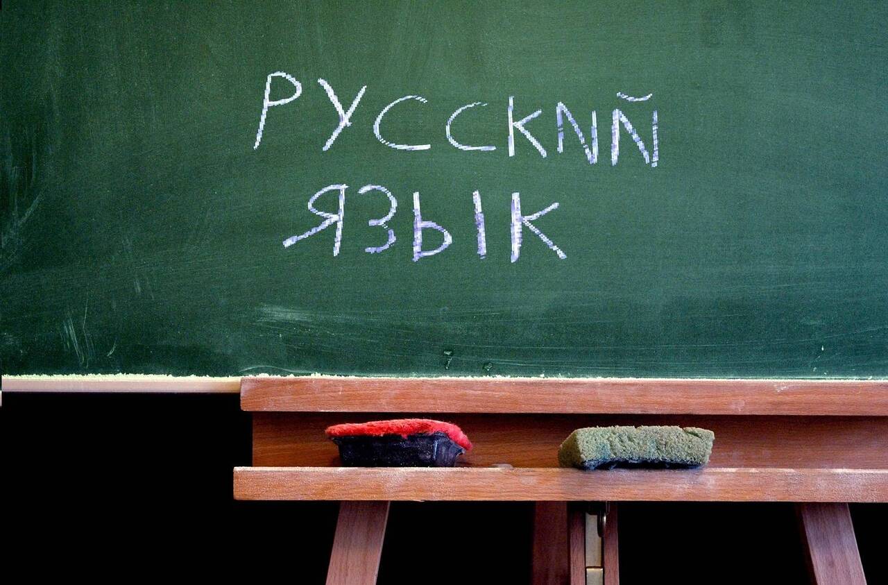 Сейм принял поправки: школьники смогут отказаться от изучения русского как второго иностранного