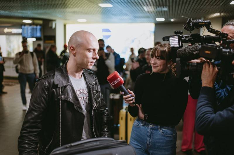 Латвийская делегация «Евровидения» и певец Донс вернулись из Швеции (фото)
