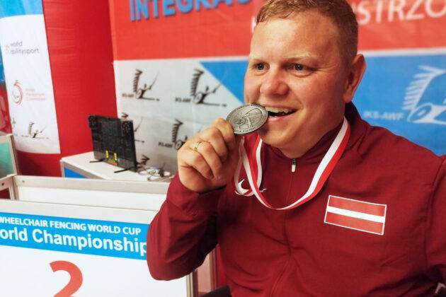 Олег Гаркуль-Гуревич завоевал серебро на Кубке мира по фехтованию на колясках