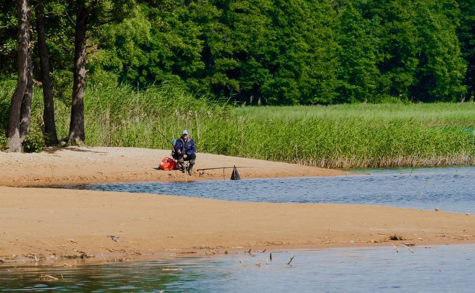 Даугавпилсских рыбаков призывают не использовать снасти, опасные для окружающей среды