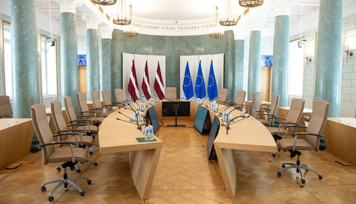 Правительство Латвии уходит в двухнедельный отпуск