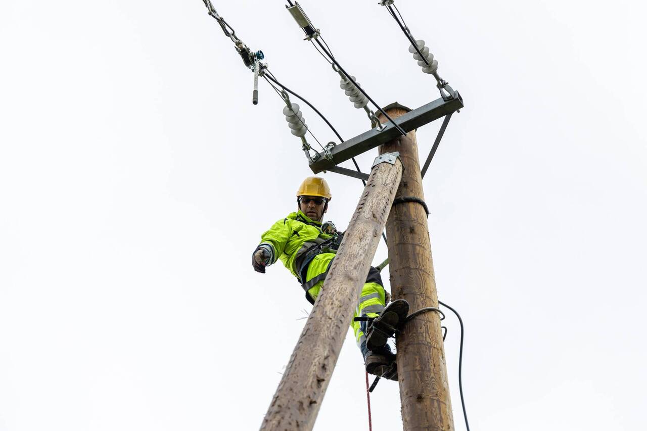 У 11 000 потребителей сети Sadales tīkls все еще нарушено электроснабжение
