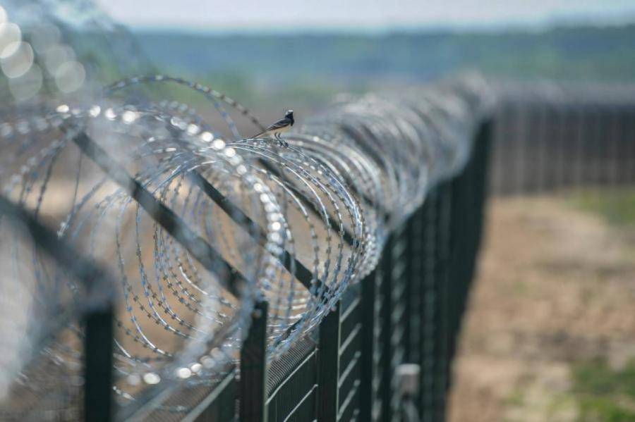 На латвийско-белорусской границе завершено строительство забора