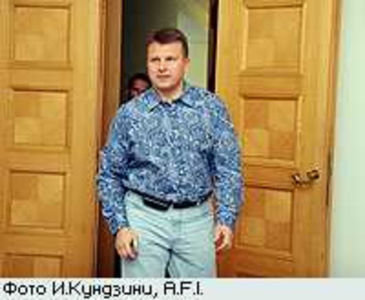 По замыслу рекламщиков, Айнар Шлесерс должен ассоциироваться у народа с космическим кораблем.