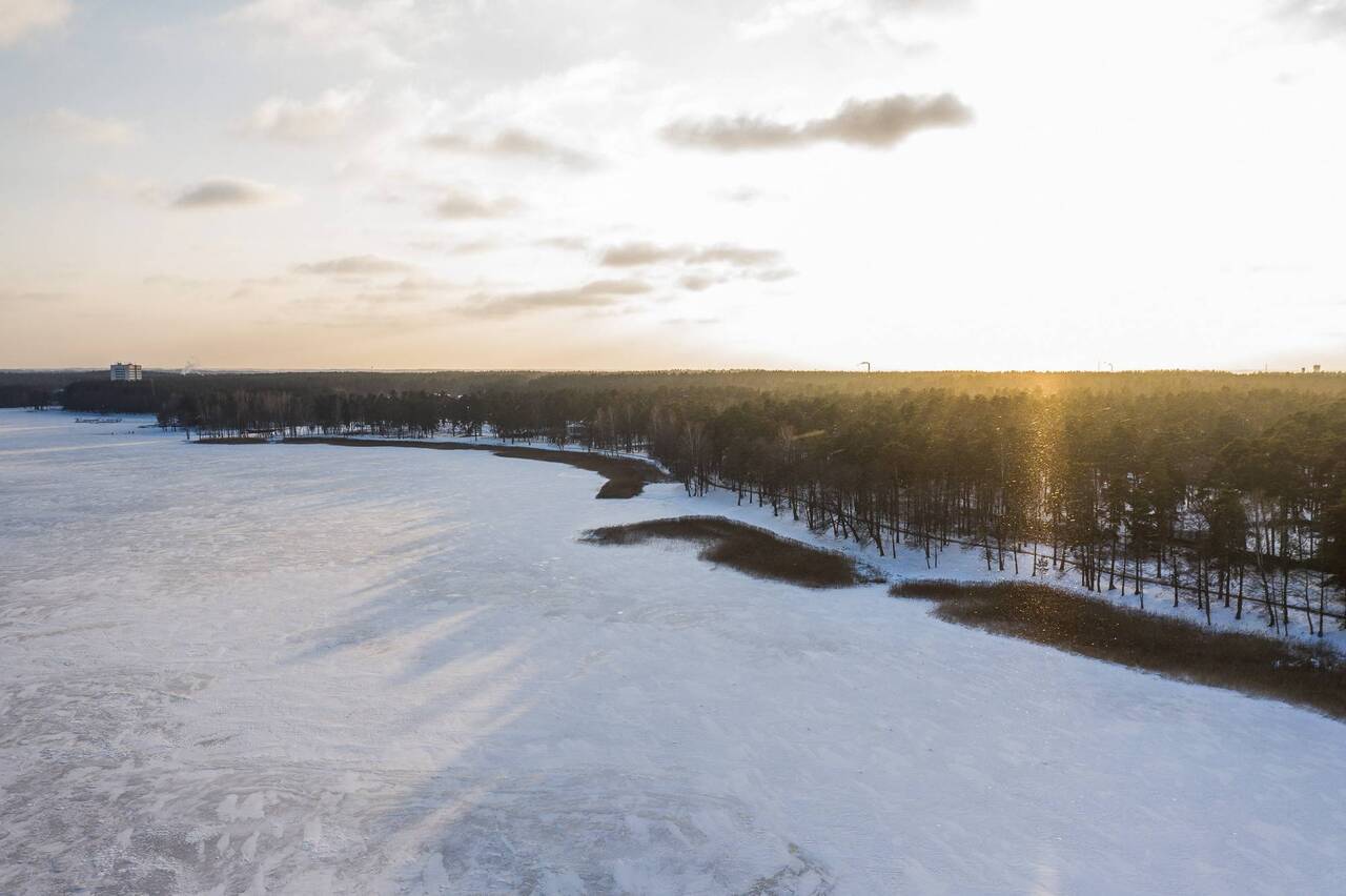 Лед на водоемах Латвии продолжает укрепляться: толщина местами превышает 30 см
