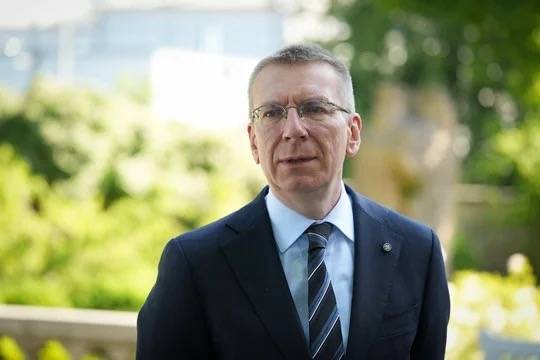«Ее тепло остается с нами навсегда»: президент Латвии Эдгар Ринкевич поздравил женщин с Днем матери