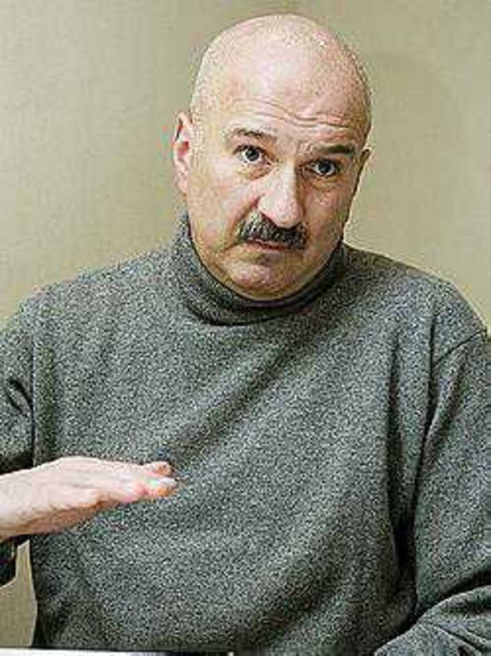 Борис Фрумин фильмы снимает редко.