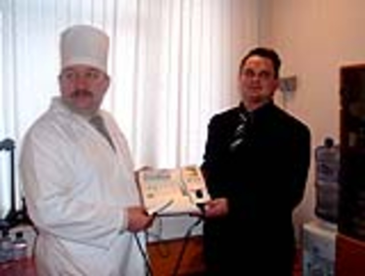 главврач ДРБ Айвар Здановский и руководитель отдела по связям с общественностью ЛМТ Валдис Ялинскис
