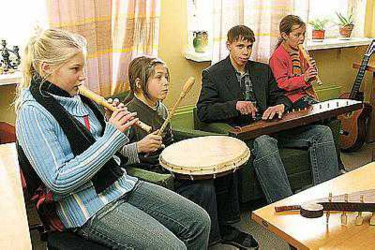 Ученики школы «99 белых лошадей».