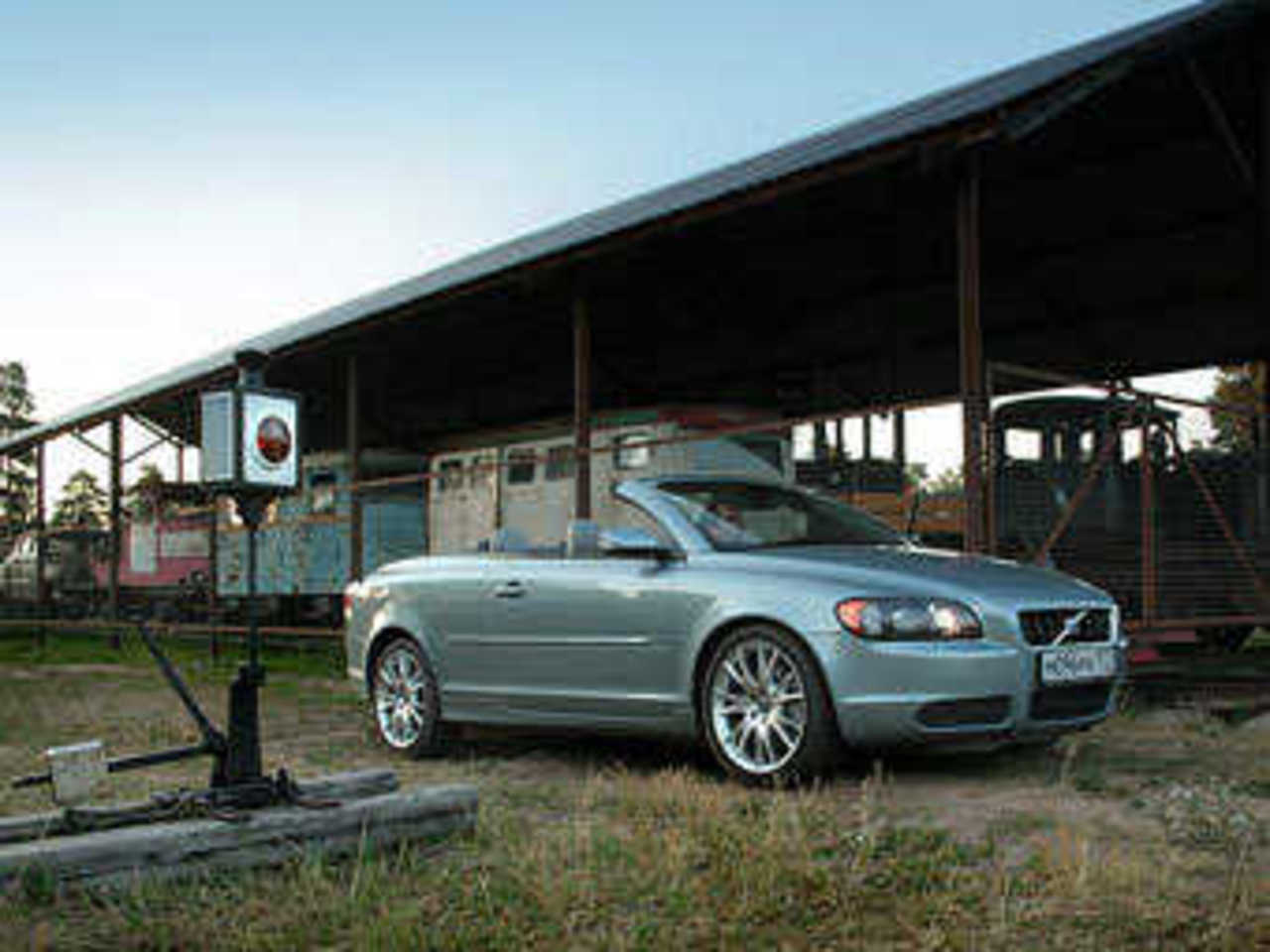 Volvo C70. Фото Ленты.Ру