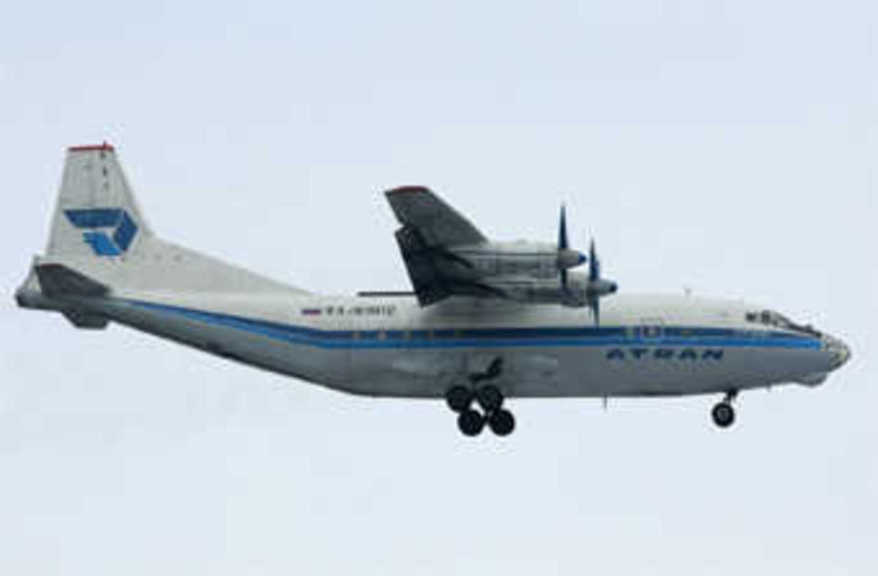 Ан-12 (бортовой номер 93912) авиакомпании "Атран". Архивное фото с сайта airliners.net