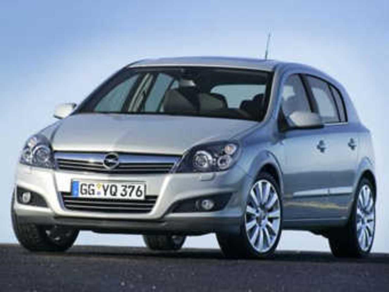 Opel Astra. Фото Opel