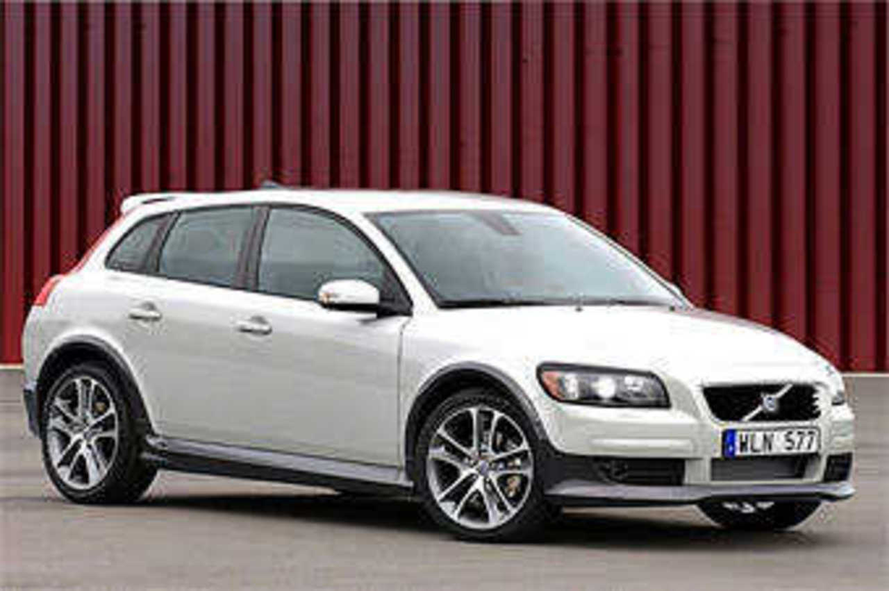 Предполагаемый облик пятидверной Volvo C30. Иллюстрация Desk Top Publishing