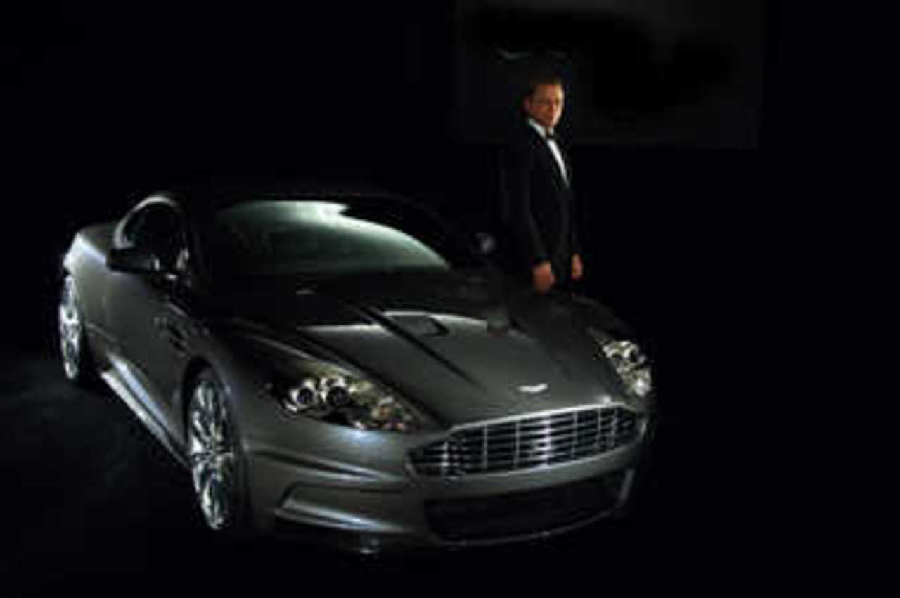 Aston Martin DBS и Дэниел Крейг. Фото Aston Martin