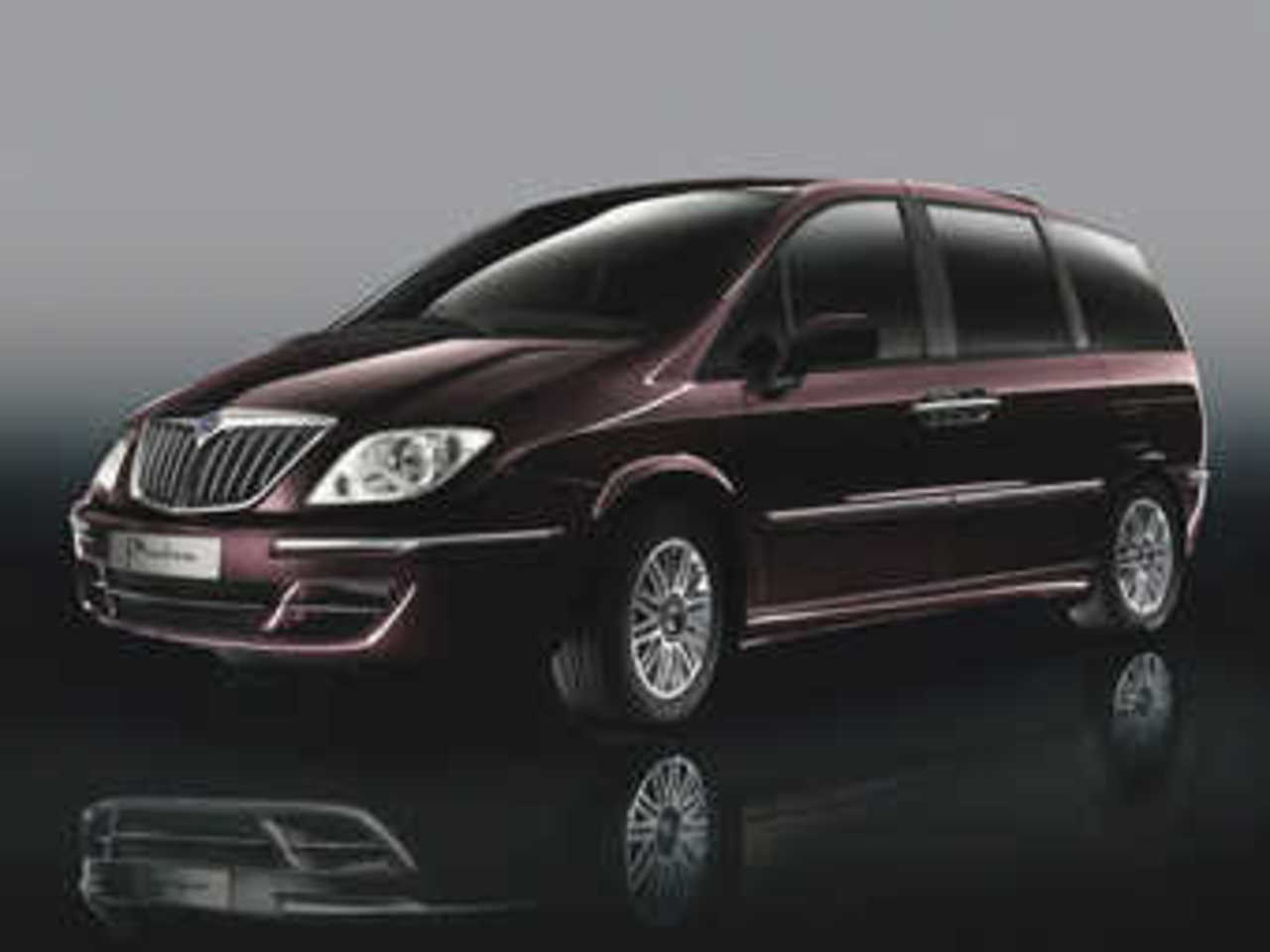 Lancia Phedra. Фото Lancia
