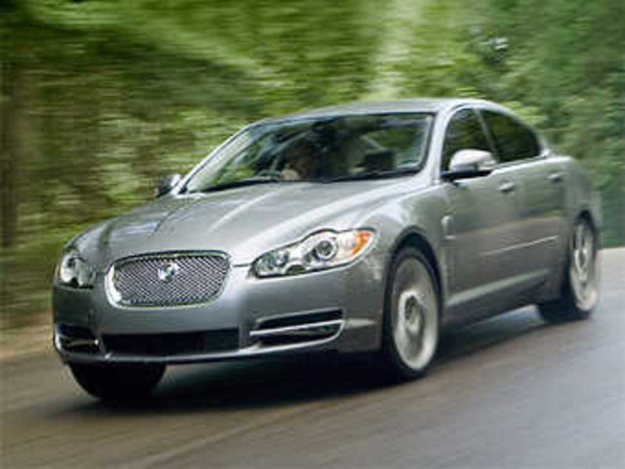 Jaguar XF. Фото Jaguar
