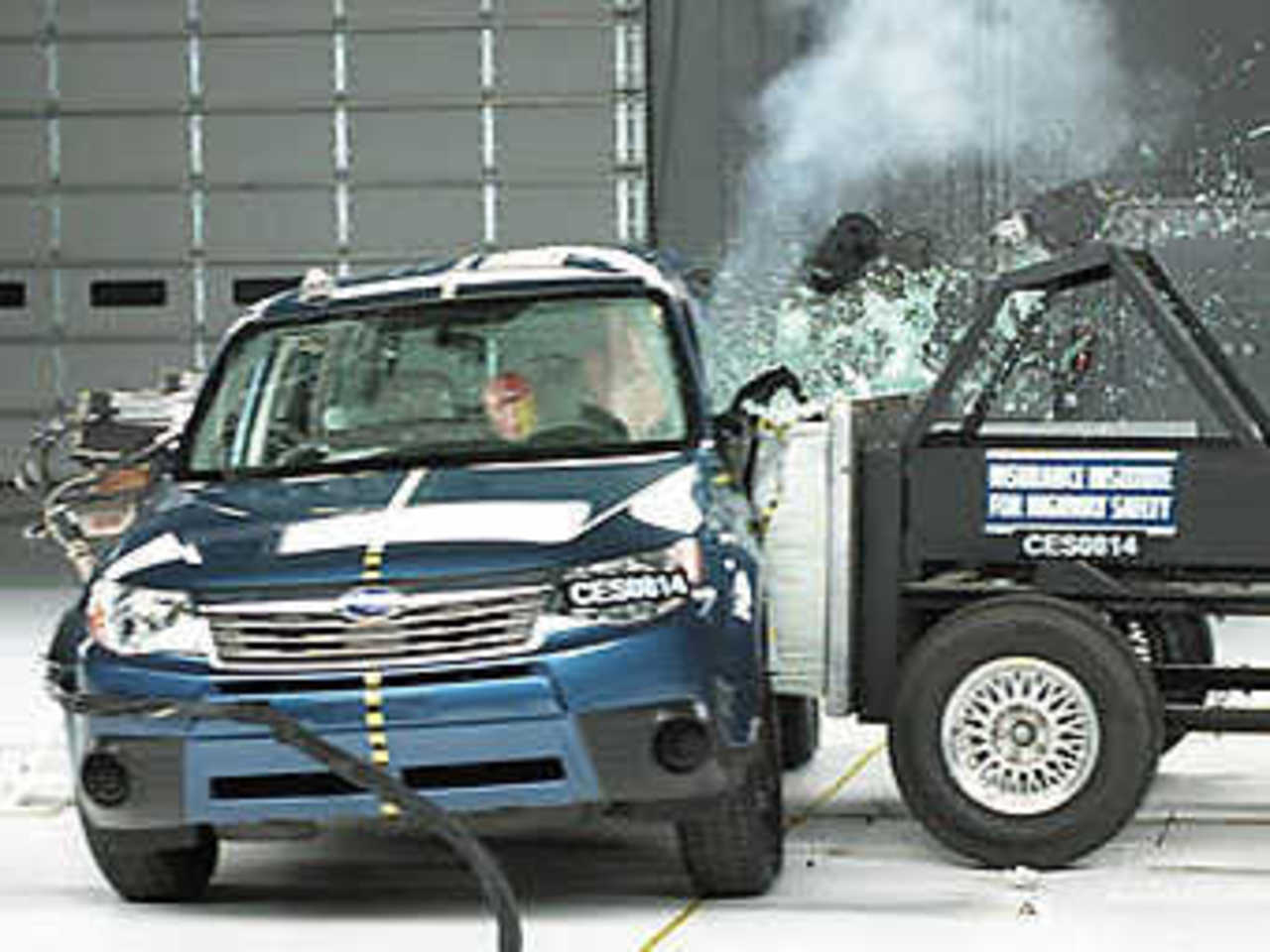 Краш-тест Subaru Forester. Фото IIHS