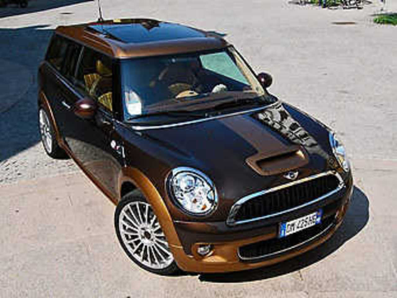 Aznom Mini Clubman S Chateau. Фото Aznom