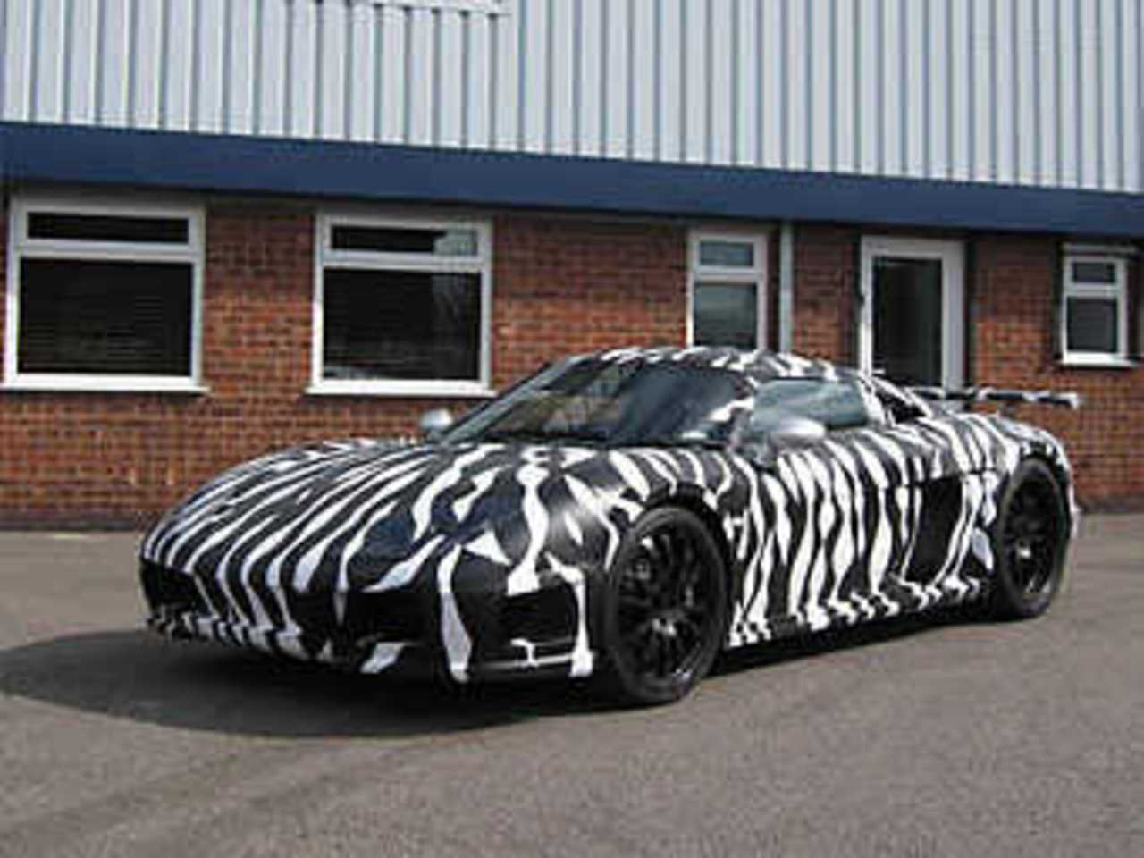 Тизер Noble M600. Фото Noble
