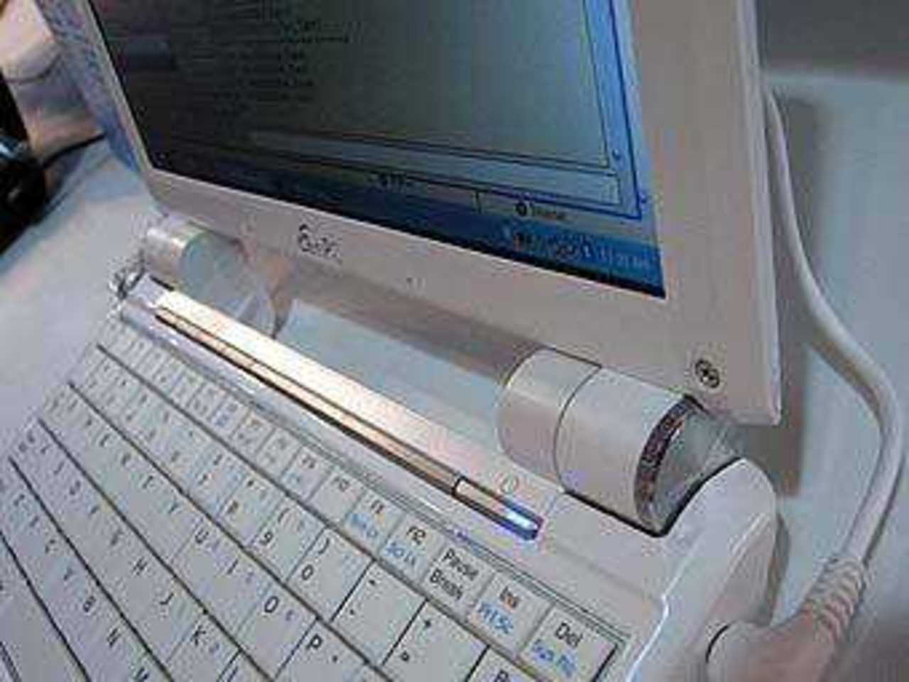 eeePC 901. Фото с сайта engadget.com