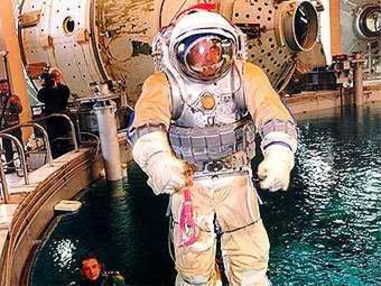 Космонавт в скафандре "Орлан-М" на испытаниях. Фото с сайта atlasaerospace.net