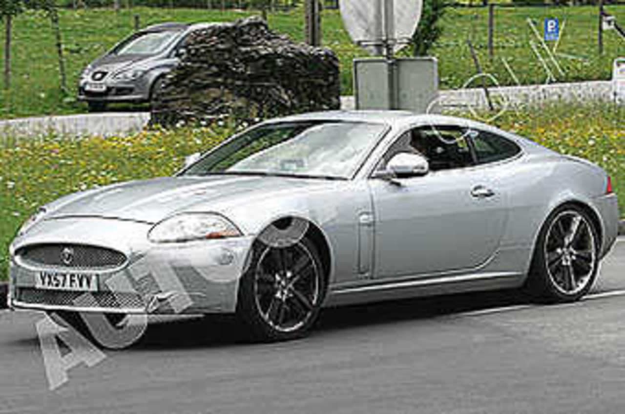Обновленный Jaguar XKR. Фото с сайта autocar.co.uk