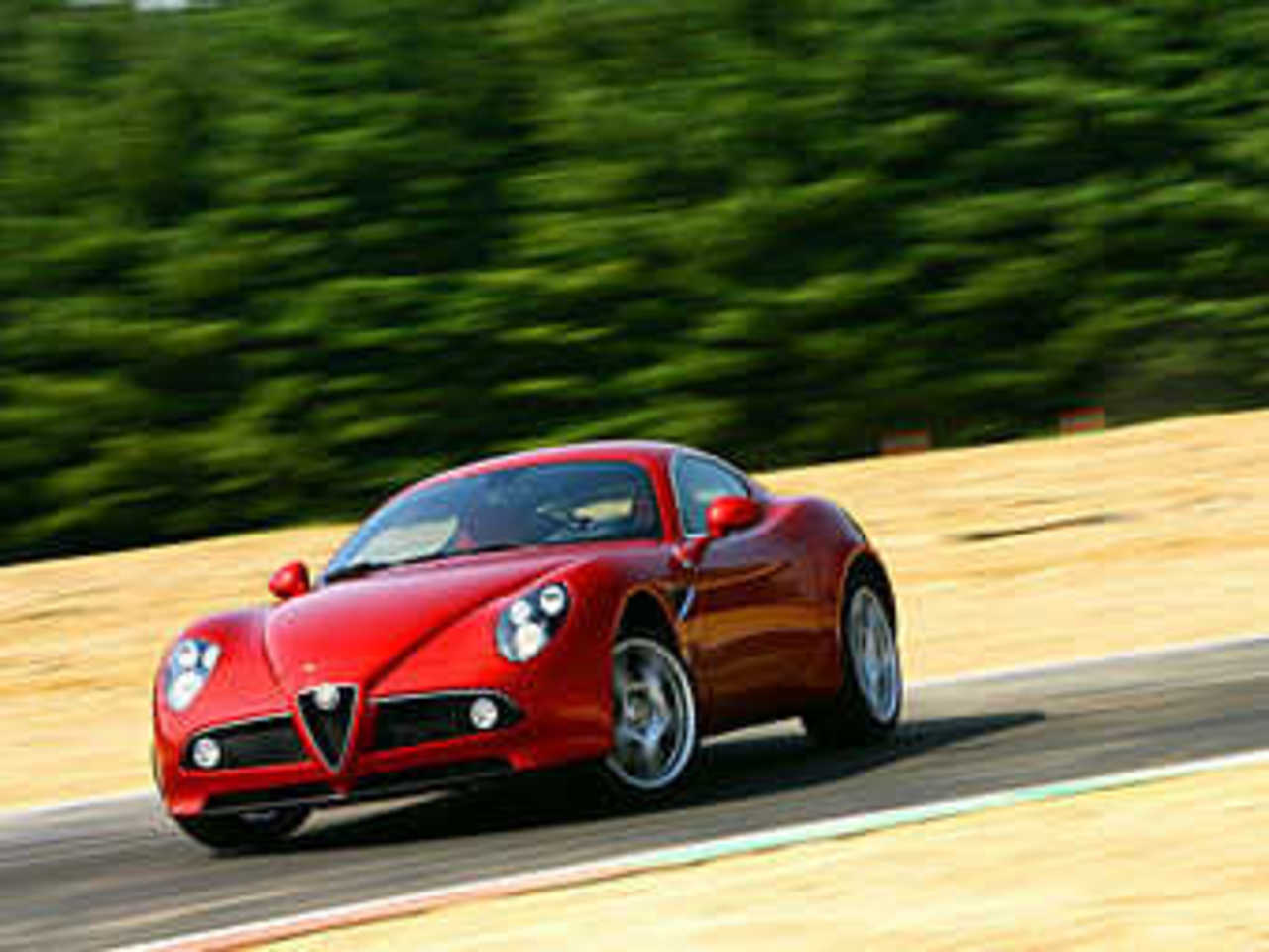 Alfa Romeo 8C Competizione. Фото Alfa Romeo