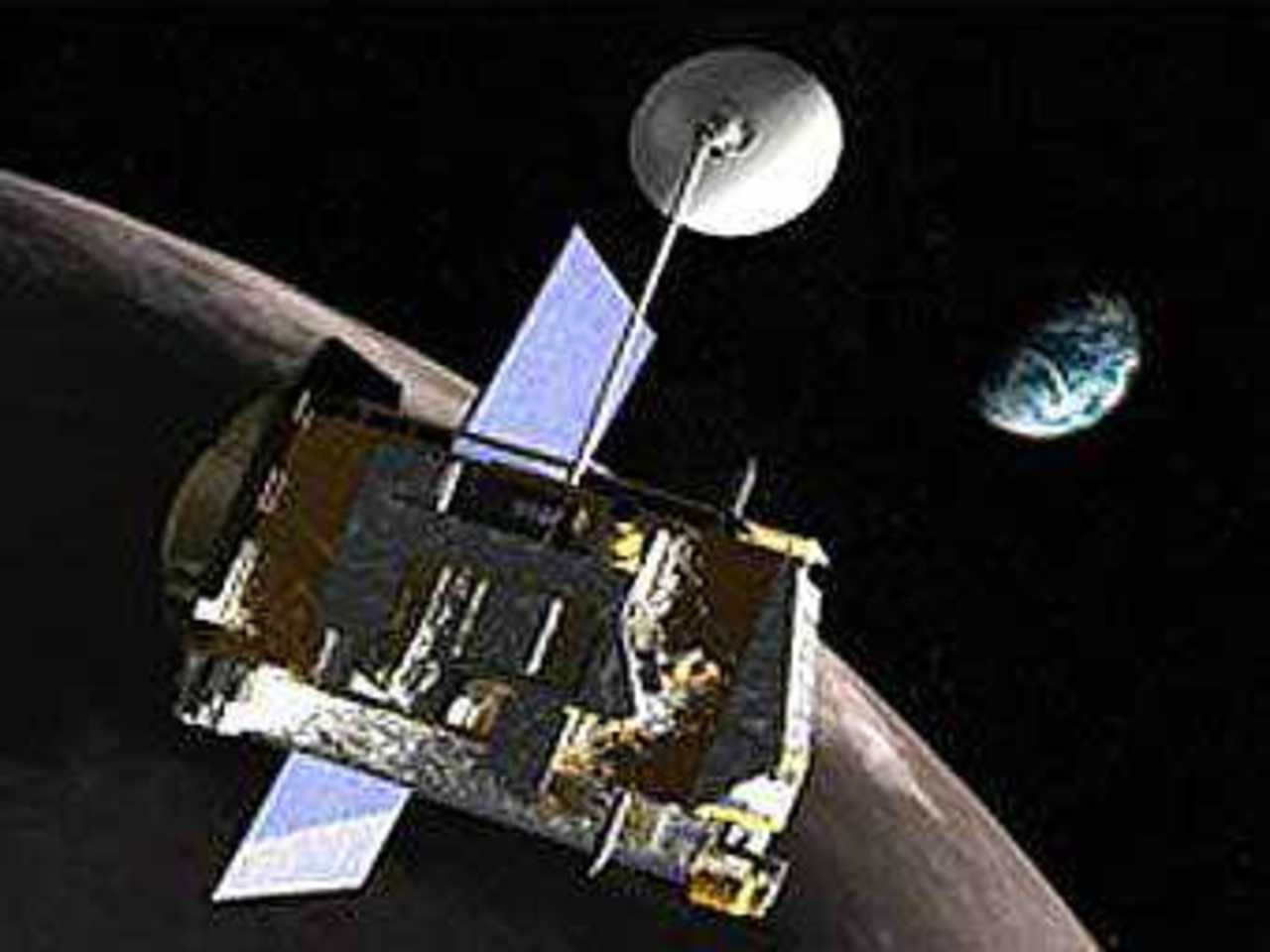 Lunar Recoinnaissance Orbiter на орбите Луны глазами художника. Изображение NASA