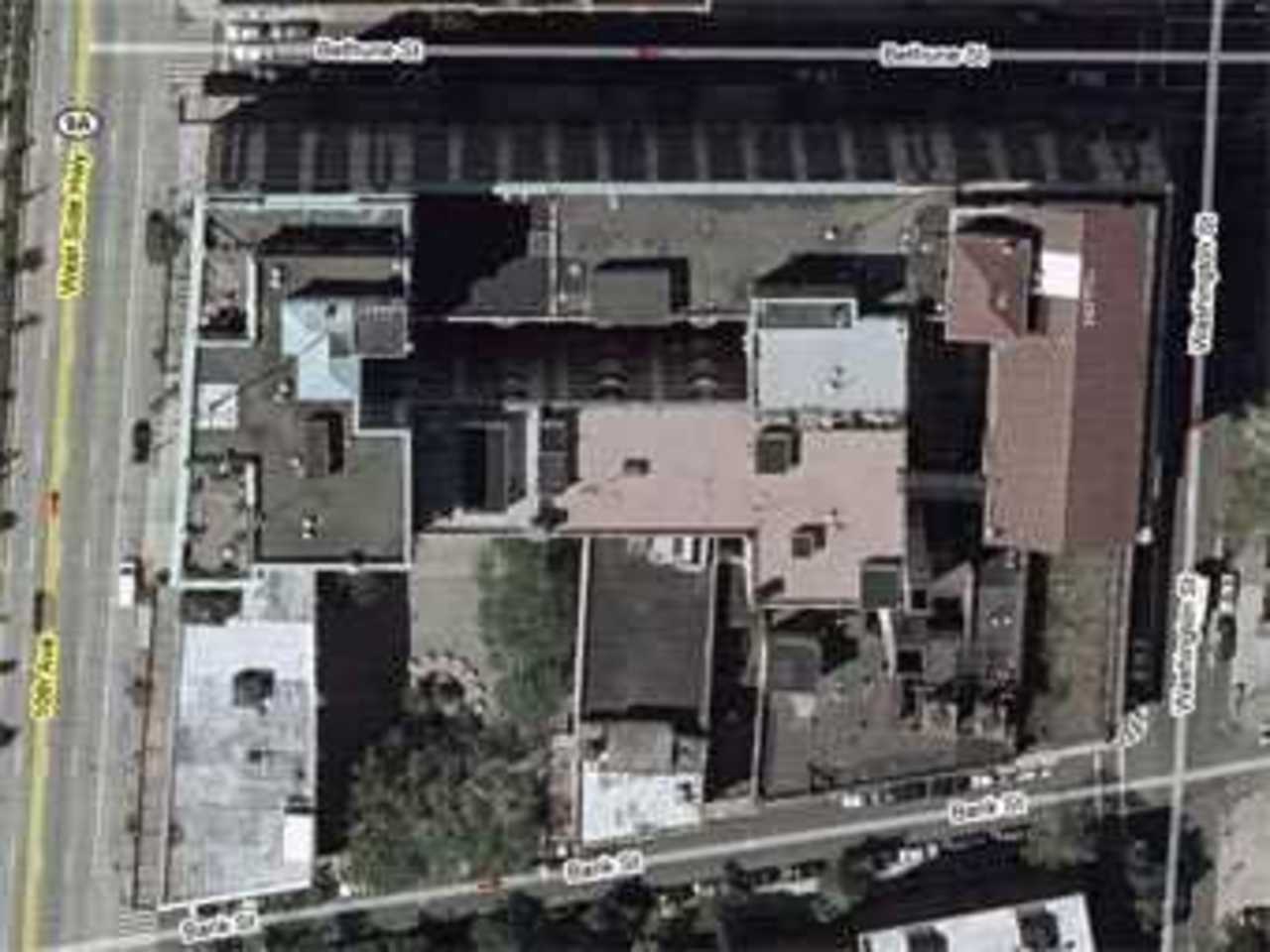 Комплекс Westbeth на Манхэттене. Спутниковый снимок Google Maps