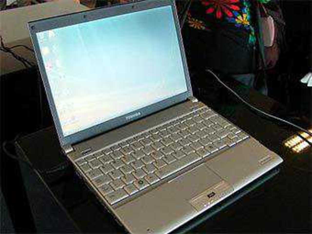 Toshiba Portege R600. Фото с сайта engadget.com