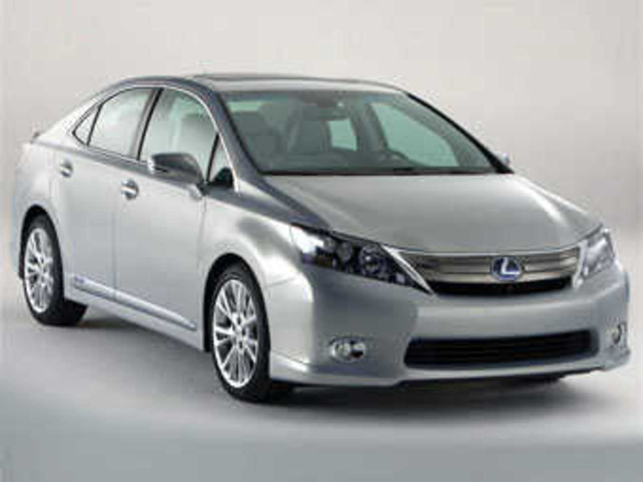 Lexus HS 250h. Фото компании Lexus