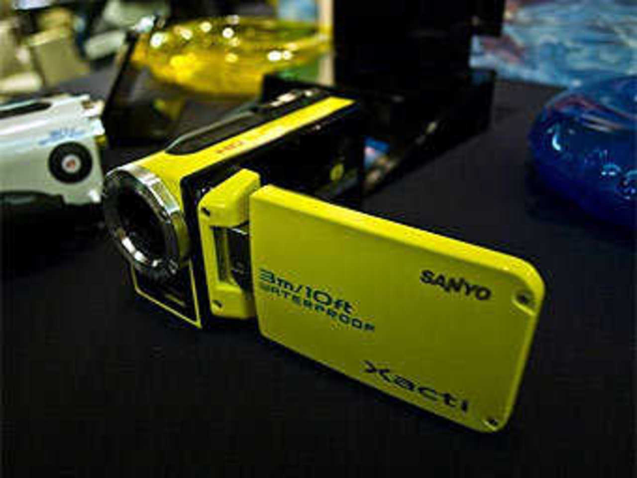 Sanyo VPC-WH1. Фото с сайта engadget.com