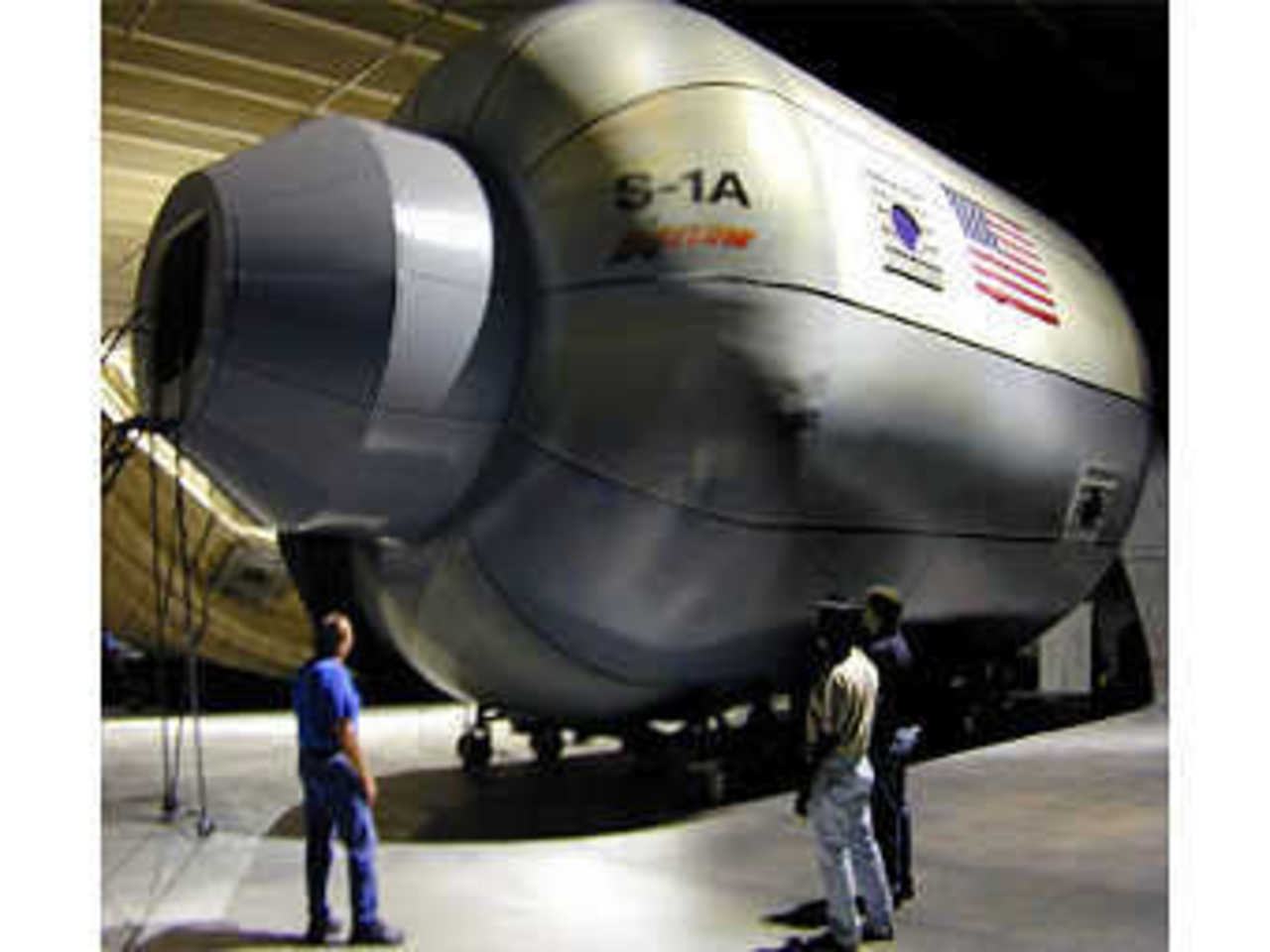 Надувной фрагмент космической станции компании Bigelow Aerospace. Надувная часть состоит из того же материала, который планируют использовать канадцы для строительства башни. Фото с сайта компании