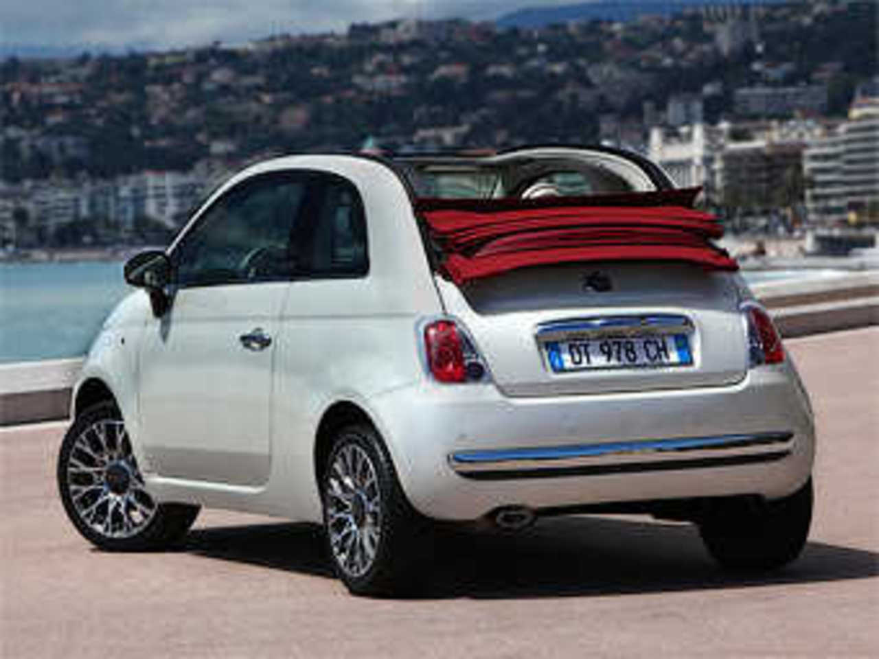 Кабриолет Fiat 500. Фото Fiat