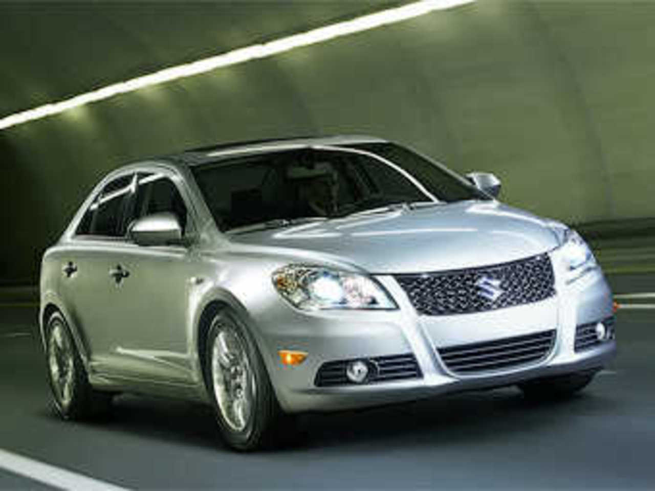 Suzuki Kizashi. Фото Suzuki
