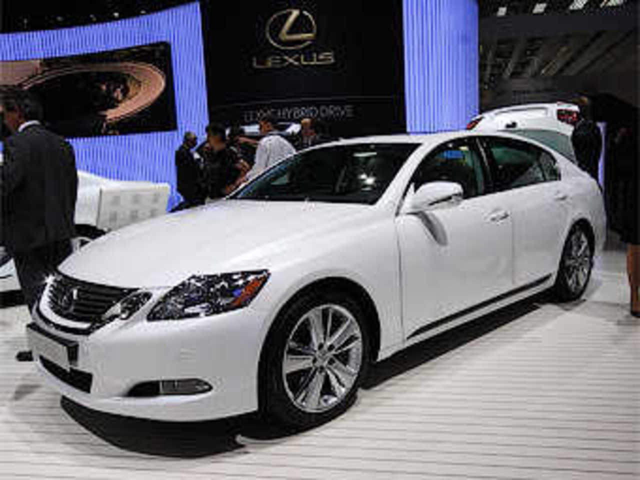 Lexus LS600h. Фото Ленты.Ру