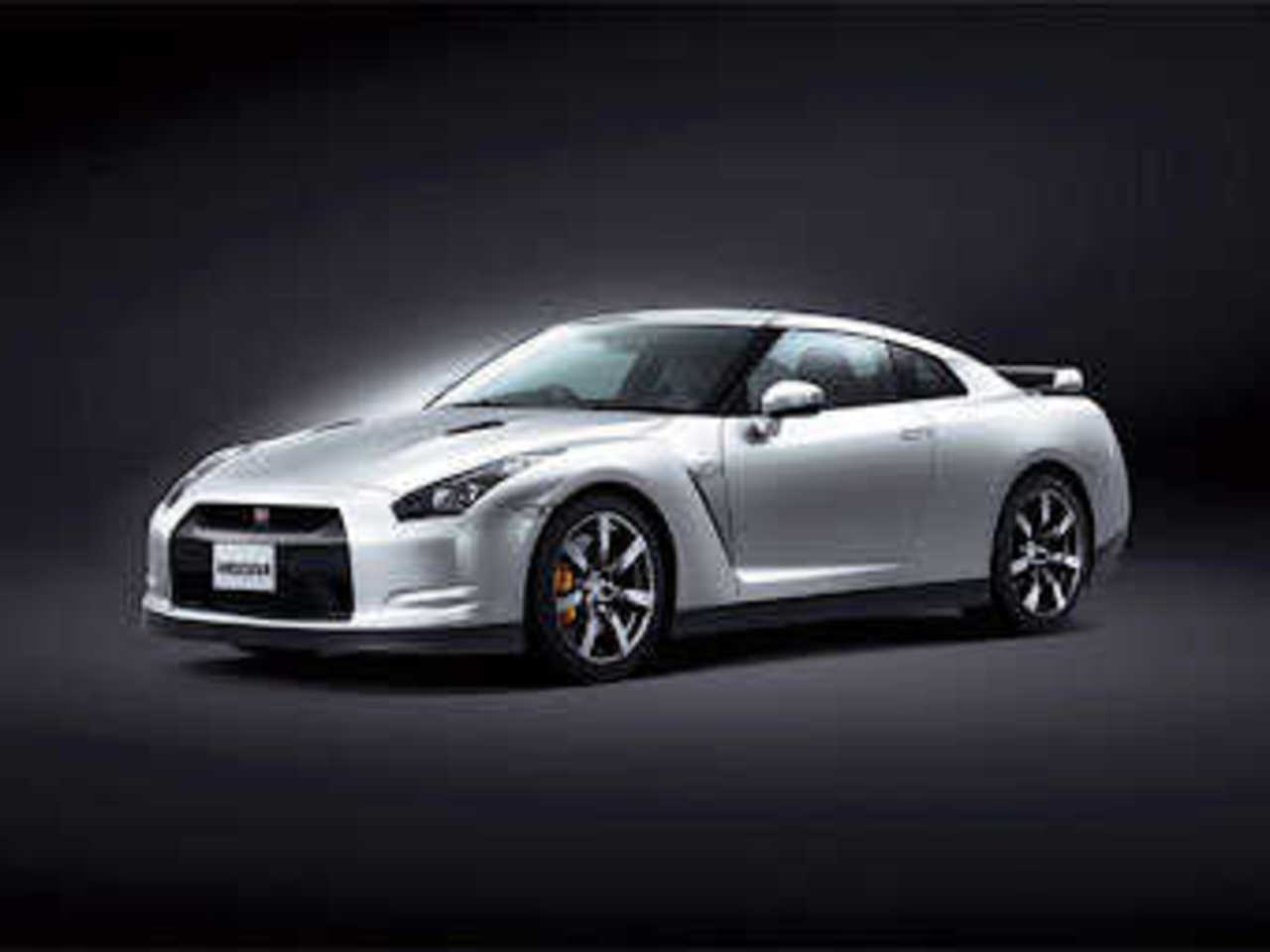 Обновленный Nissan GT-R. Фото Nissan