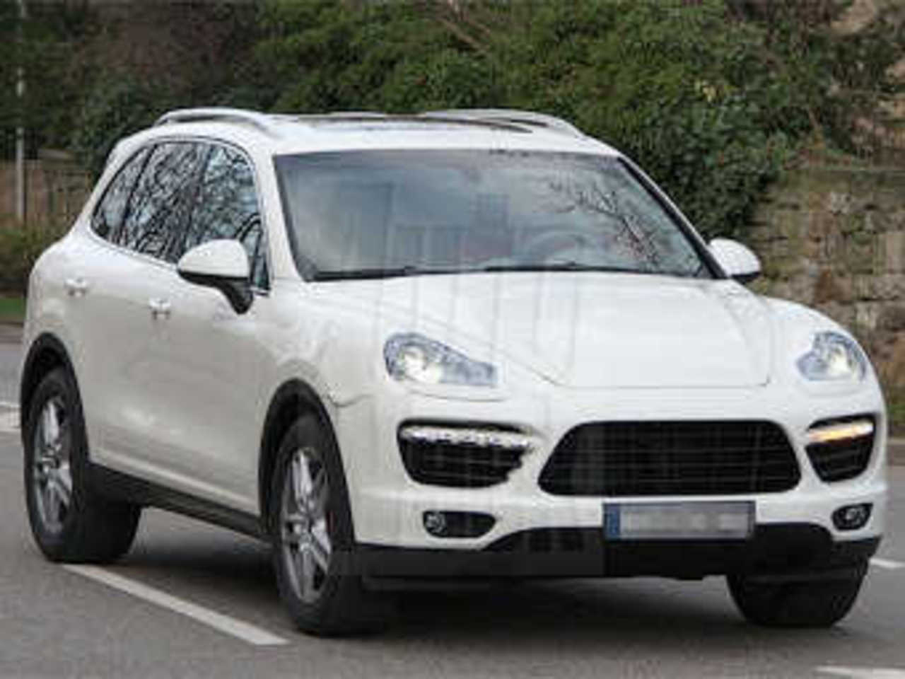Шпионский снимок нового Porsche Cayenne. Фото с сайта autoweek.nl