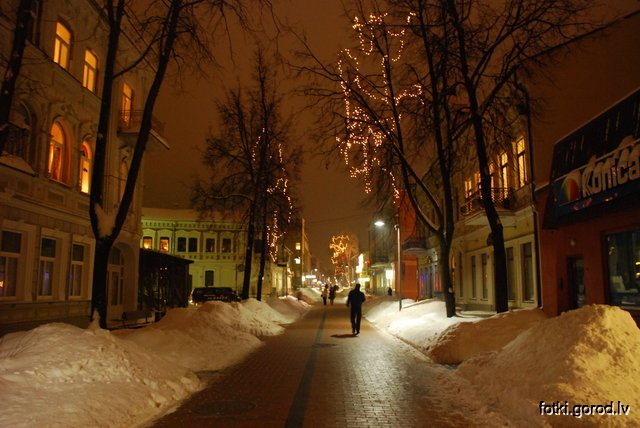 Зима, вечер, фонари...