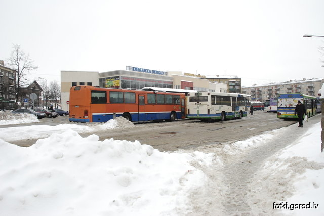 Автовокзал в снегу